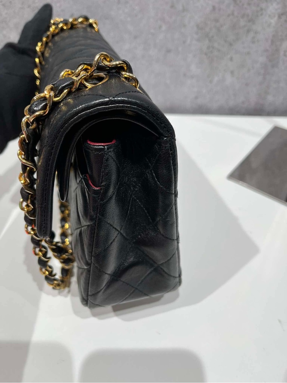 CHANEL Black Quilted Shoulder Bag with Gold Hardware - Picture 5 of 9